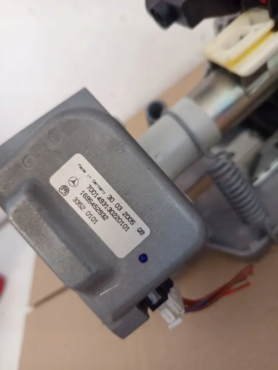 Mercedes A W169 Steering Column Lock A1694602416 image 4