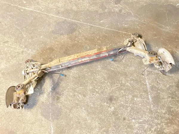 2000 Peugeot 206 CC Poutre Arrière image 6