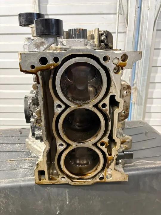 Bloque motor VW Polo 2G0 1.0 MPI OEM 05C103151 image 9