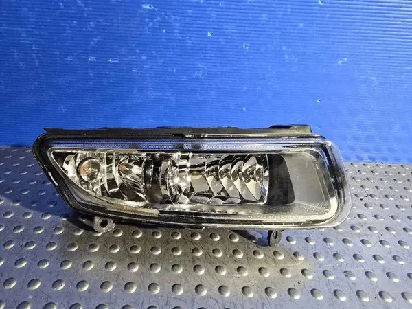 Farol de neblina halógeno direito Volkswagen Polo V image 2