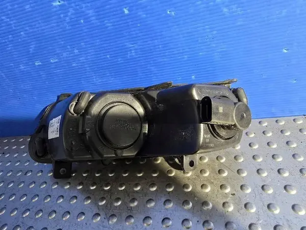 Farol de neblina halógeno direito Volkswagen Polo V image 7