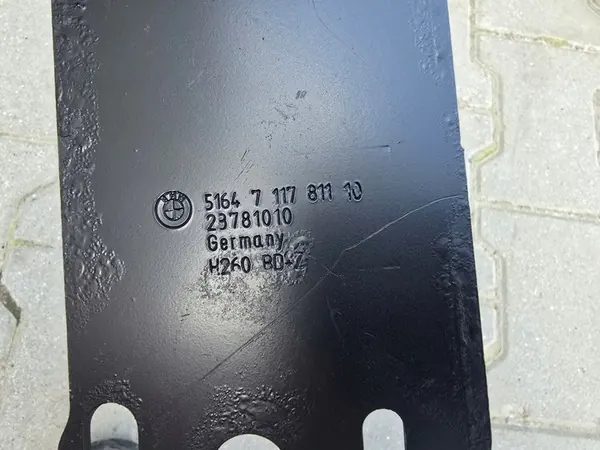 Suporte do radiador esquerdo BMW E82 E87 E90 E92 E84 image 3