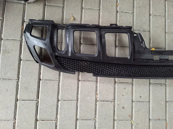 Rejilla de parachoques trasero Mercedes ML W166 AMG A1668850053 image 2