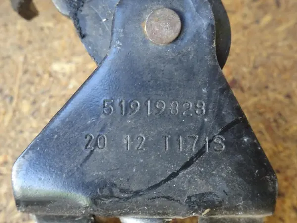 OPEL COMBO III D Rolo de Porta Traseira Esquerda OEM 32750 51919828 image 5