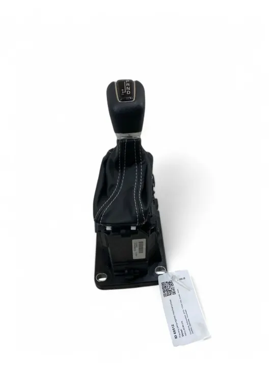 Volvo XC90 2018 Växelspak OEM 32240021 image 4
