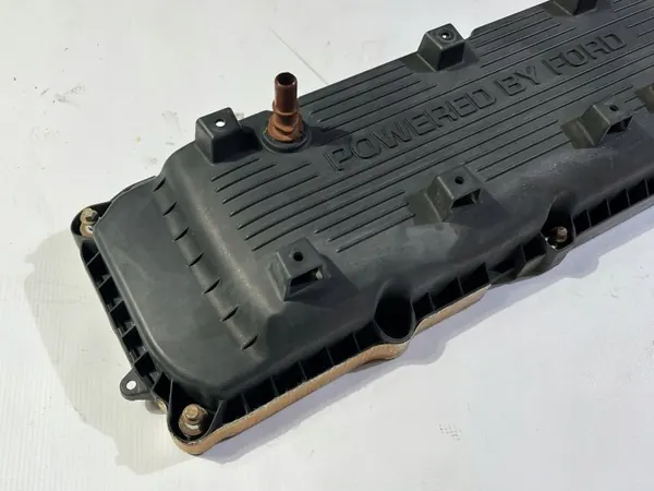 Tampa de válvula direita OEM CC3E6K271BC Ford F150 image 4
