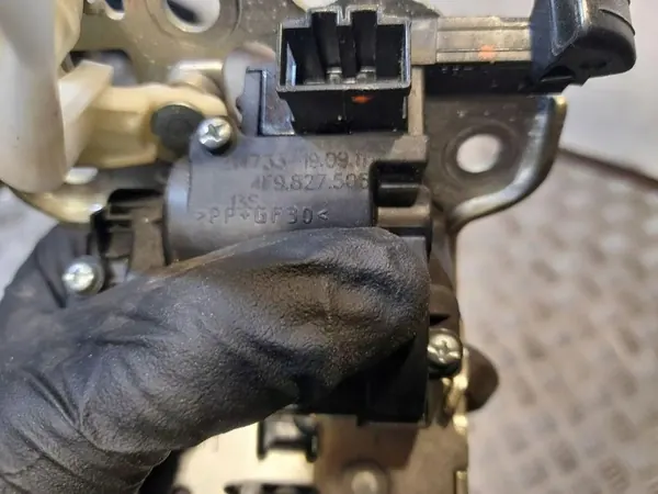 Bagagelås AUDI Q7 (4L) 4F9827505 image 3