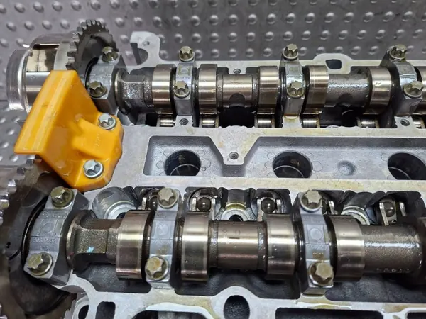 Culasse Moteur OEM 55562229 pour Opel image 3