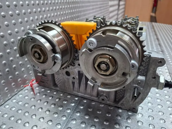 Culasse Moteur OEM 55562229 pour Opel image 4