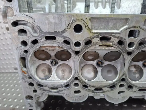 Culasse Moteur OEM 55562229 pour Opel image 8