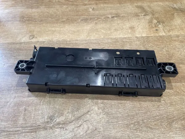 Zekeringkast OEM J8A2-14516-AC voor Range Rover Velar L560 image 4