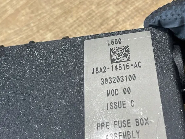 Zekeringkast OEM J8A2-14516-AC voor Range Rover Velar L560 image 5