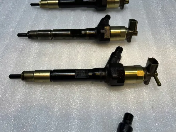 Injecteurs Mazda 6 2.2 Diesel 2011 R2AA-13H50 image 2