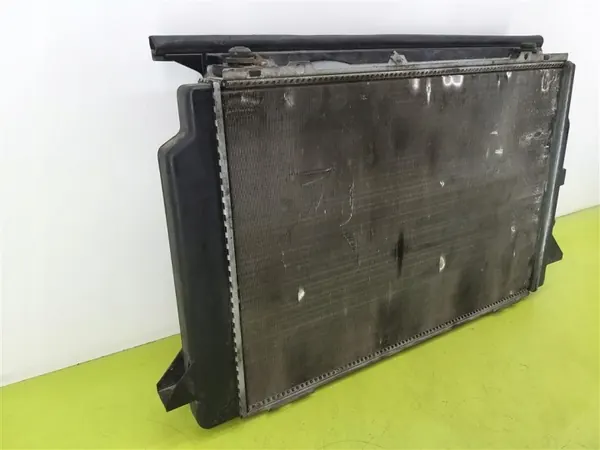 Audi Kühler mit Lüfter OEM 8A0121223A image 3