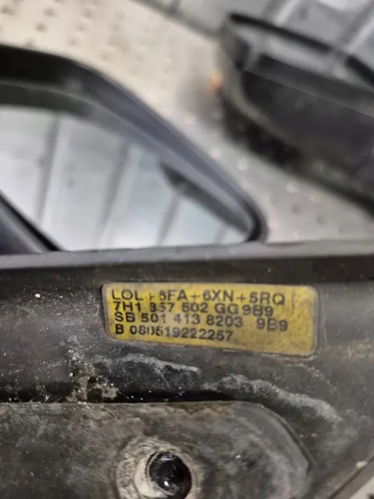 Oikea Ovipeili VW T5 03-15 7H1857502 image 3