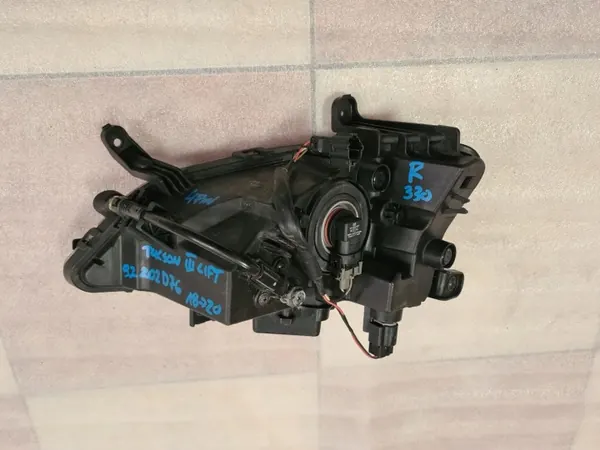 Hyundai OEM 92202D7600 Oikea Halogeenivalo image 3