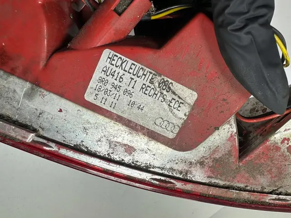 Audi Q5 SQ5 Refletor Traseiro Direito 8R0945096 image 6