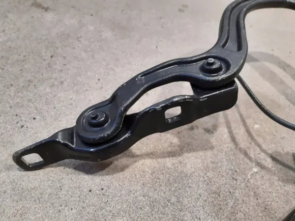 Dakscharnier links achter BMW 4 Cabrio OEM 7401031 image 3