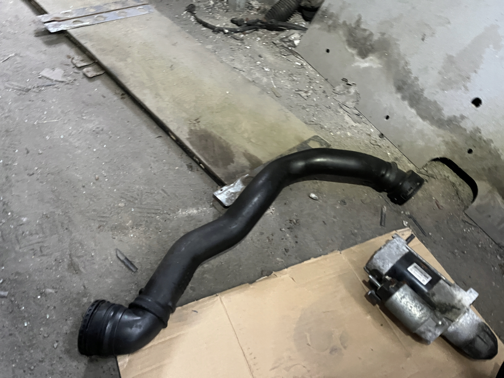 Jeep Compass II Lift kofferbakplank OEM 7357240100 image 3