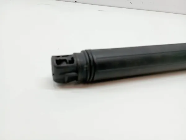 Takaluukun aktuaattori oikea OEM 3V9827852B Skoda Superb III:lle image 6