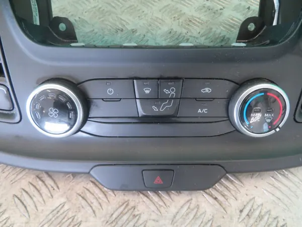 Radion Kehys Ilmastointipaneeli Ford Transit MK8 image 3