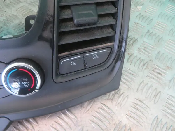 Radion Kehys Ilmastointipaneeli Ford Transit MK8 image 4