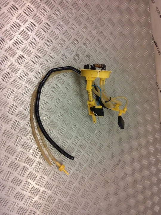 Brandstofpomp BMW 1 COUPE (E82) 2.0L Diesel 2010 OEM 7190944 image 3