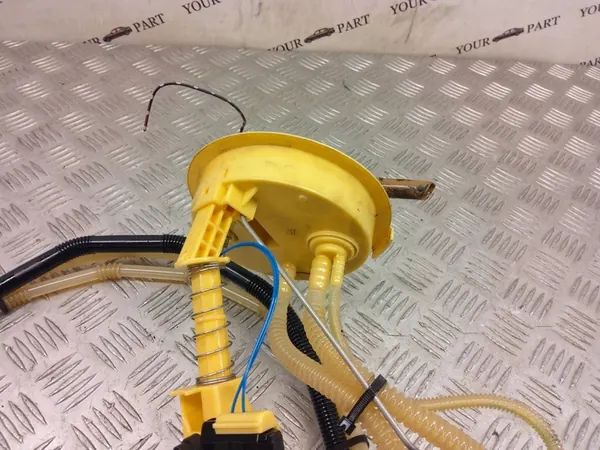 Brandstofpomp BMW 1 COUPE (E82) 2.0L Diesel 2010 OEM 7190944 image 8