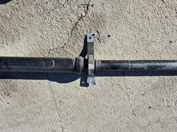 Árbol de transmisión Audi Q5 II OEM 80A521101A - Usado image 3