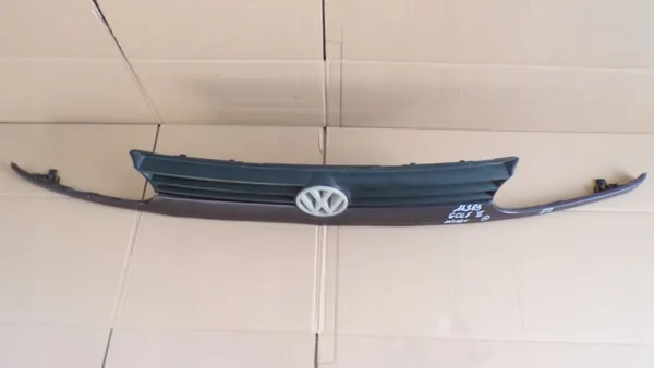 GOLF III Grill Left 1H6853653C image 2