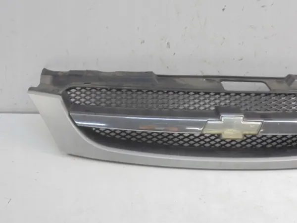 Rejilla Chevrolet OE 96547129 - Estado Usado image 10