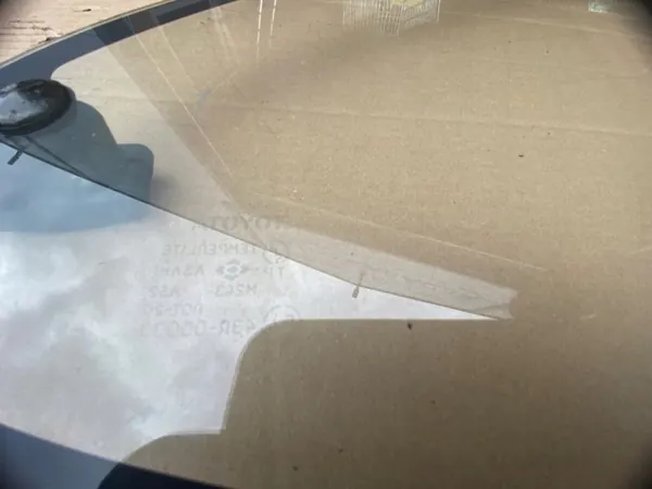Ventana lateral trasera derecha abatible OEM Toyota Corolla VII image 4