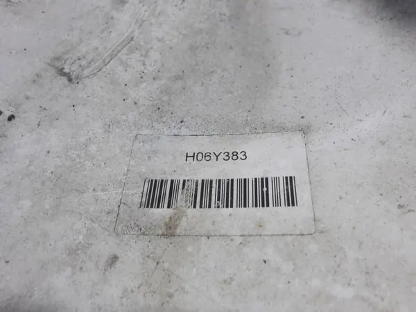 MAN H06Y383 vasen pilarin kansi - Käytetty OEM-osa image 9