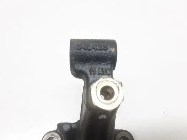 Pakoputken kiinnike OEM 04L25 VW Passat B8 2.0L Diesel image 3
