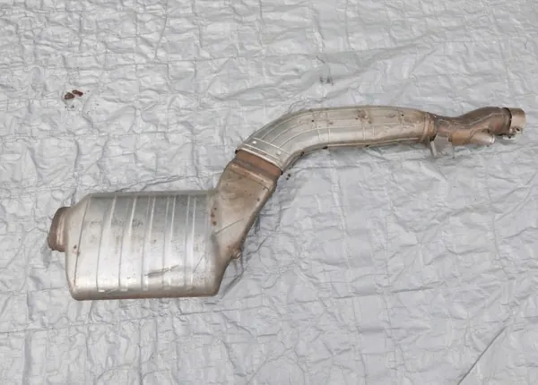 BMW G30 G31 Katalysaattori OEM 8582068 3.0d image 2