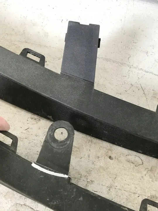 TESLA III 3 17- Bakre Stötfångare Diffuser OEM image 6