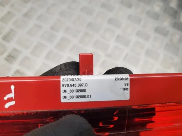 Derde Remlicht OEM 8V0945097D voor Audi Q3 F3 A1 S1 Q4 A3 8Y image 4