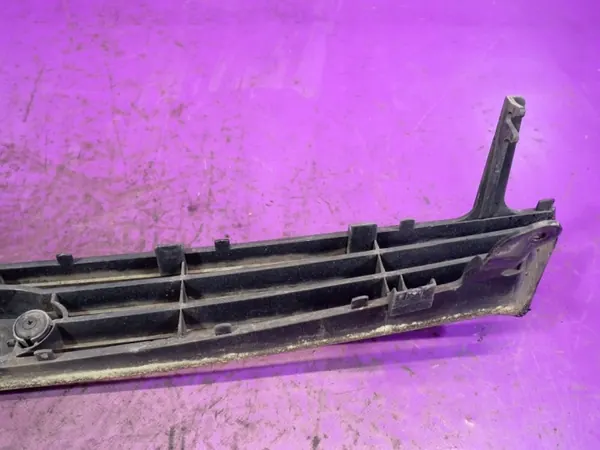 Ford Focus I grille embleem OEM Zawada-377761- Gebruikt image 3