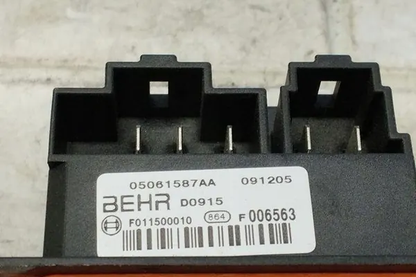 Värmefläkt Relä Chrysler Pacifica 05061587AA image 2