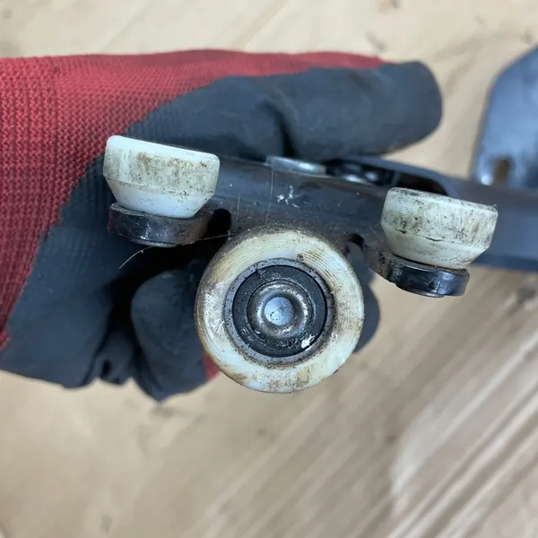 Right Sliding Door Roller Mercedes V-Class W447 A4477600747 image 6