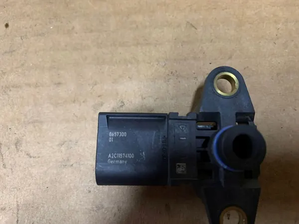 2019 BMW X3 G01 MAP Sensor 8657300 image 3