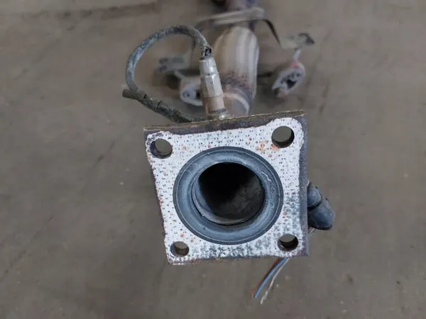 Skoda OE Uitlaatsysteem OEM TŁUMIK WYDECH KOMPLET image 8