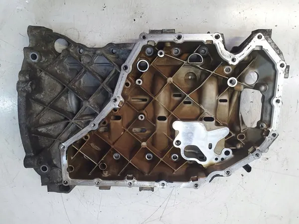 AUDI Oljetank 1.8 TFSI CDHB 06H103603S image 2