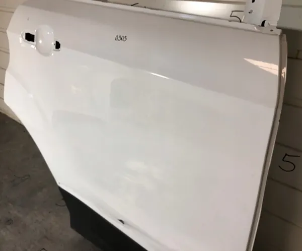 Kuga Escape MK2 II 2013-2019 Höger Bakdörr OEM image 4