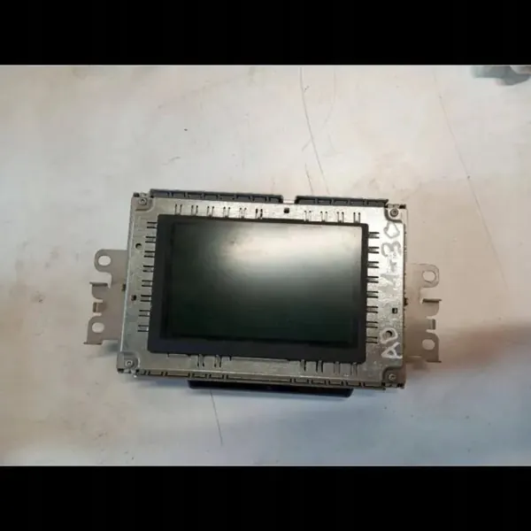 Volvo V40 Navigointinäyttö OEM 31234050 - Käytetty image 4