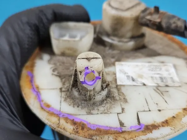 Bomba de Combustível Hyundai Getz 1.3 12V Carcaça e Conector Danificados image 2