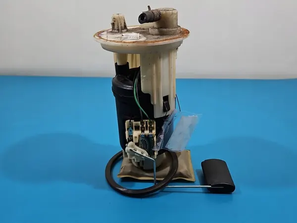 Bomba de Combustível Hyundai Getz 1.3 12V Carcaça e Conector Danificados image 4