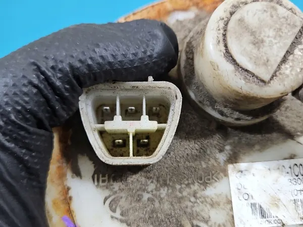 Bomba de Combustível Hyundai Getz 1.3 12V Carcaça e Conector Danificados image 8