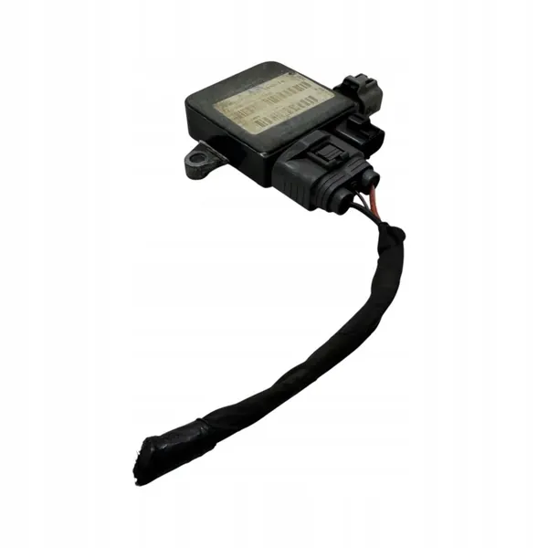 Tesla Model S 2017 Tuuletinohjain OEM 6008953-00-B image 5