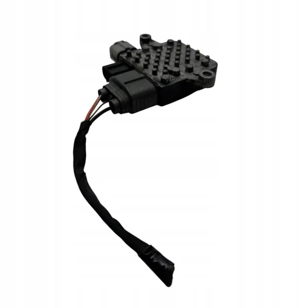 Tesla Model S 2017 Tuuletinohjain OEM 6008953-00-B image 8
